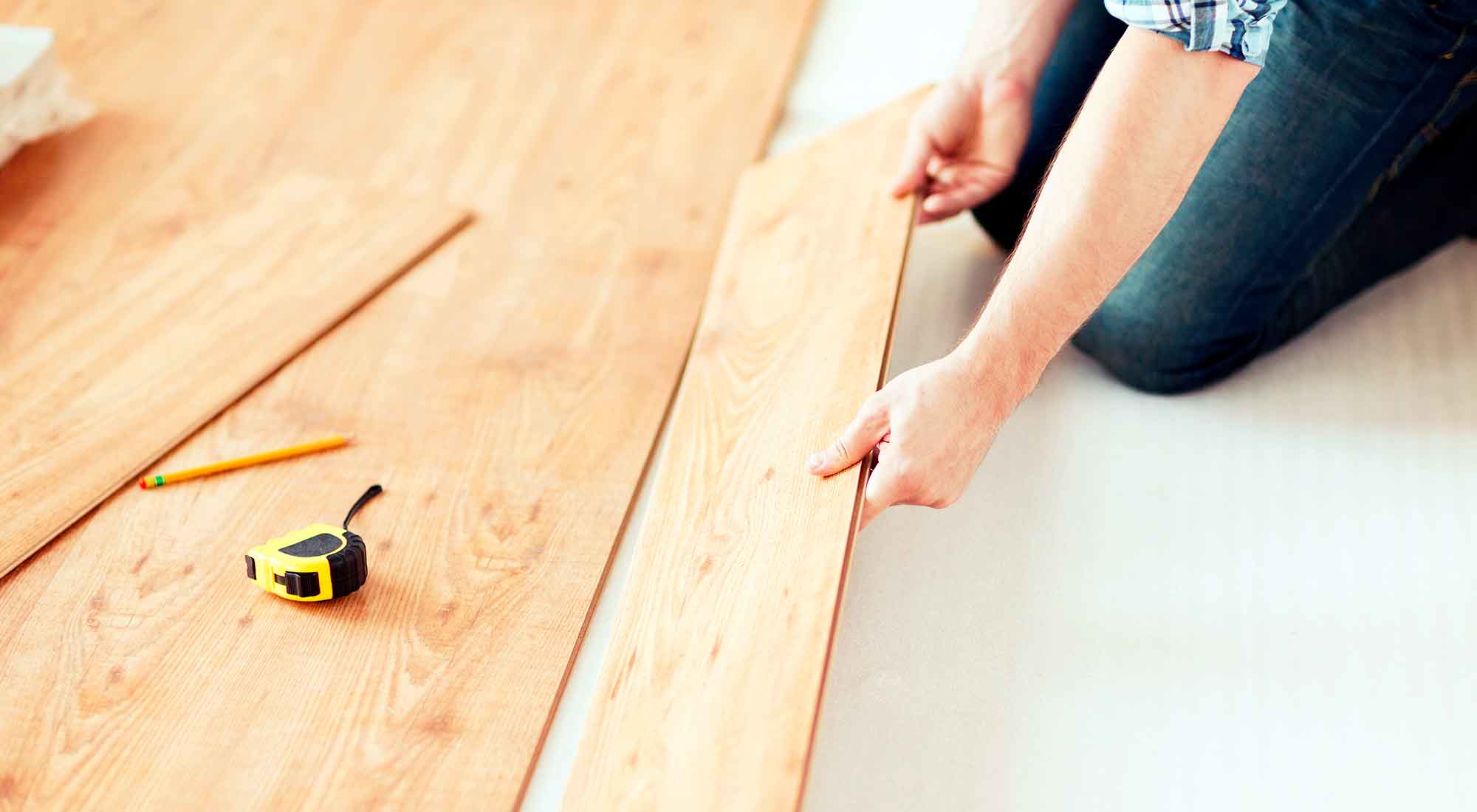 Installazione laminato e moquette per abitazioni e uffici a Lugano - PAVidea Sagl