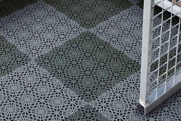 Pavimenti autoposanti in gomma antiscivolo per garage officine e magazzini Canton Ticino